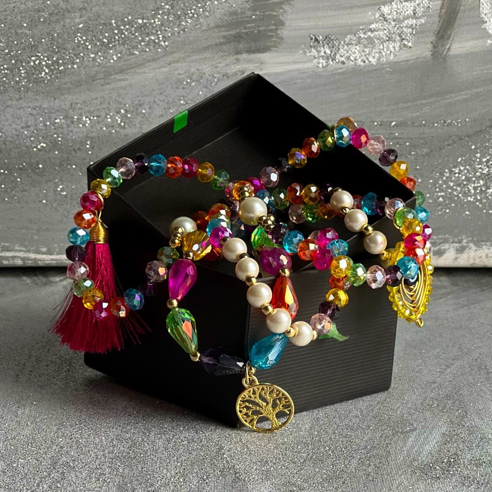 Gold plated. Oro laminado. New never worn. Beautiful colors for this spring.